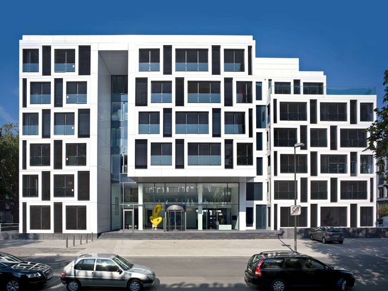 pinkarchitektur: Büro- und Geschäftshaus »Four Elements« - best architects 11