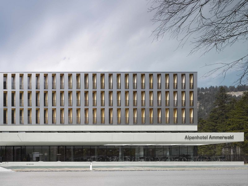 Oskar Leo Kaufmann / Albert Rüf: Alpenhotel Ammerwald, BMW Group - best architects 11