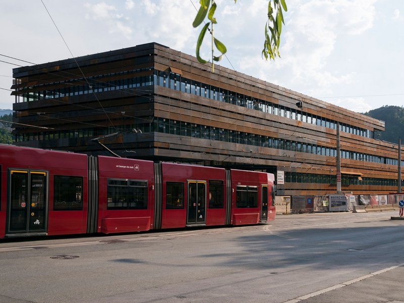 peterlorenzateliers: Neubau des IVB Betriebsdienstgebäudes - best architects 15