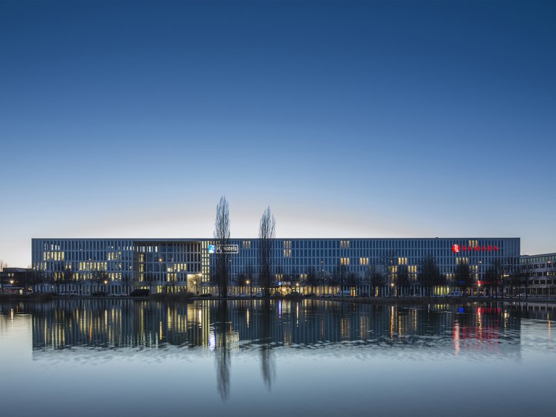 GOETZ CASTORPH ARCHITEKTEN UND STADTPLANER: Hotels und Büros am Messesee - best architects 16