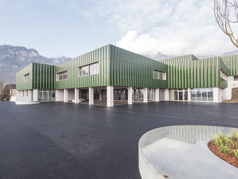 SCHMID ZIÖRJEN ARCHITEKTENkollektiv: Complete refurbishment Grossmatt School - best architects 20
