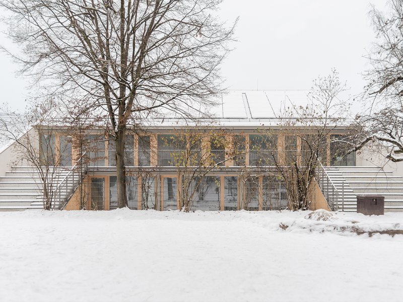 larob. studio für architektur: Am Bergwald Day-Care Centre - best architects 24